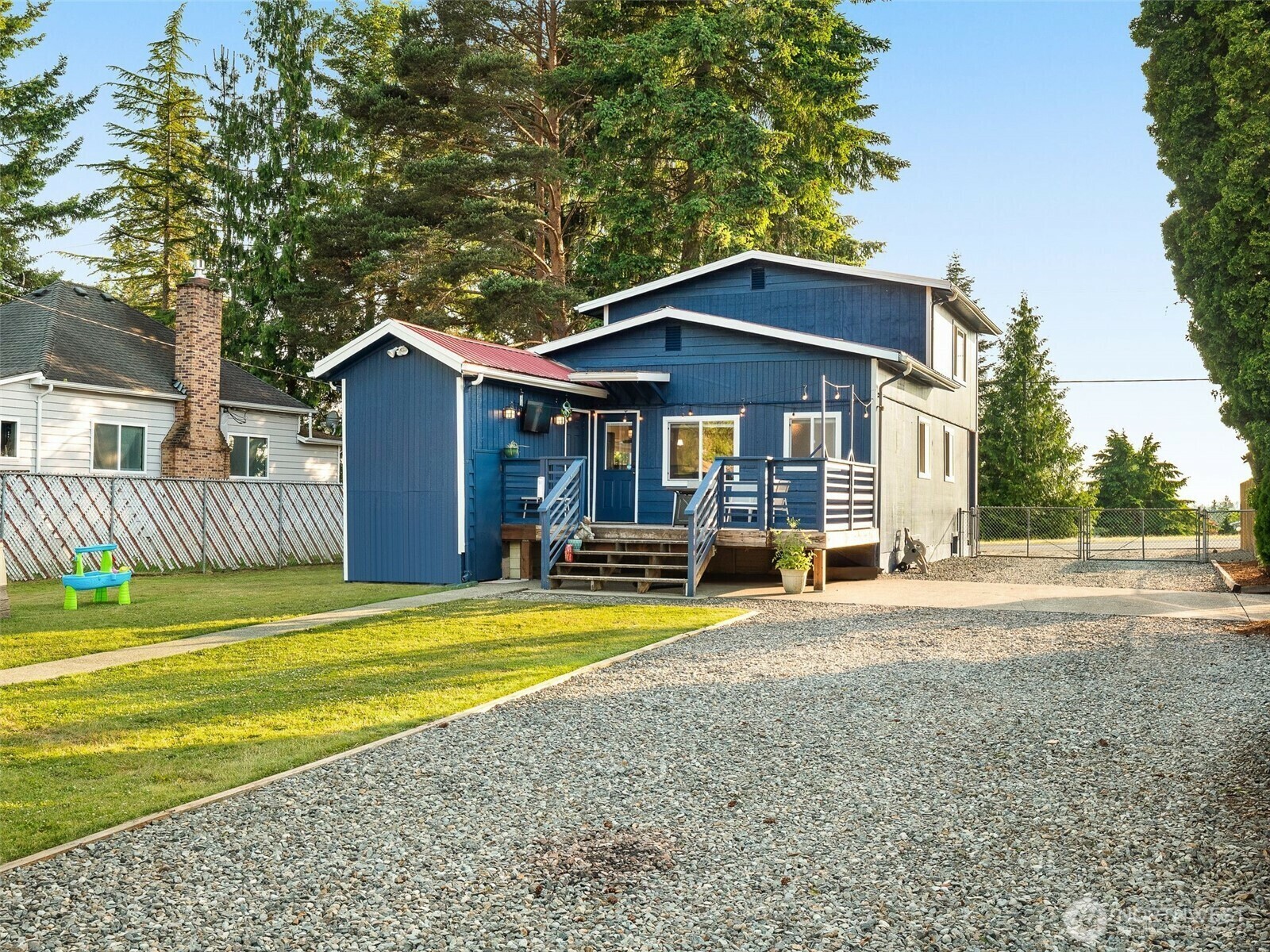 Property Photo: 32808 3rd Avenue WA 98010