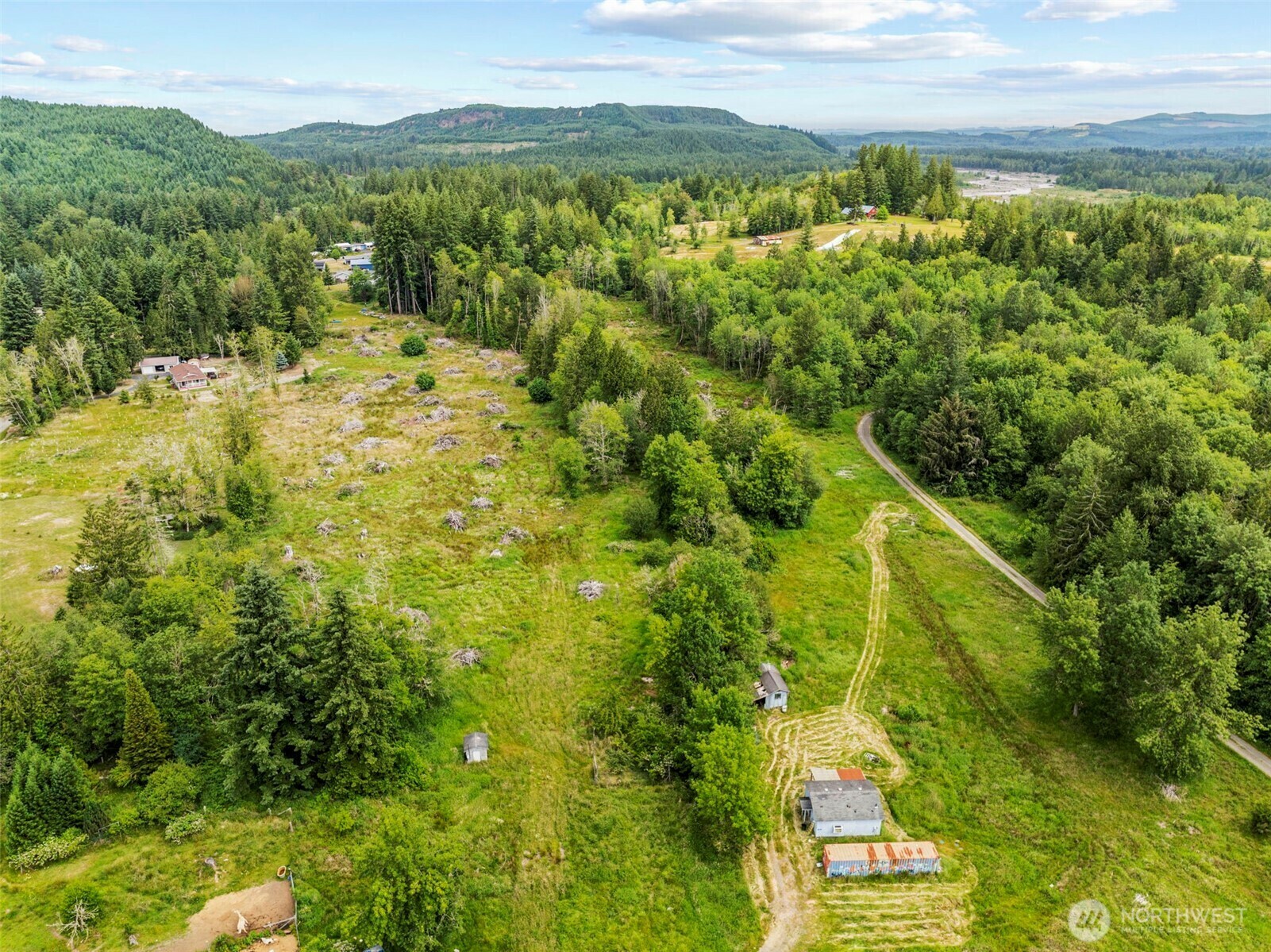 Property Photo: 402 Sightly Road WA 98649