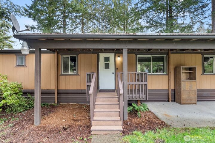 Property Photo:  213  Sommerville Road  WA 98532 