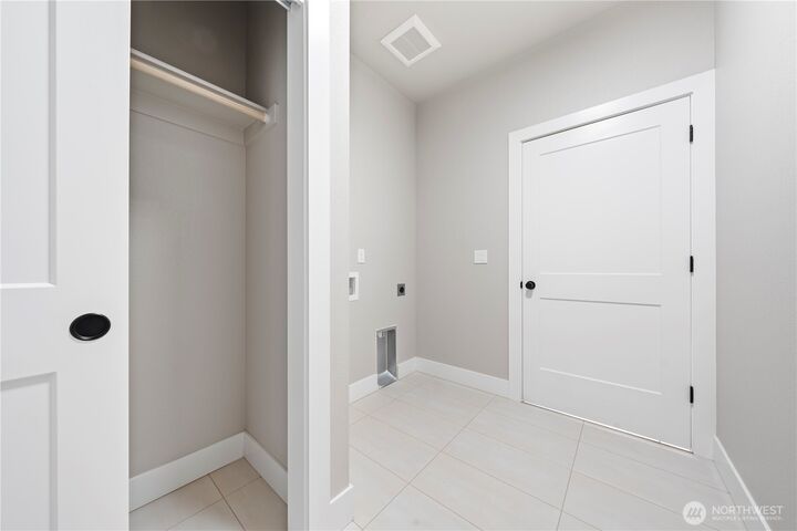 Property Photo: 1141 Mt Hood Street WA 99344