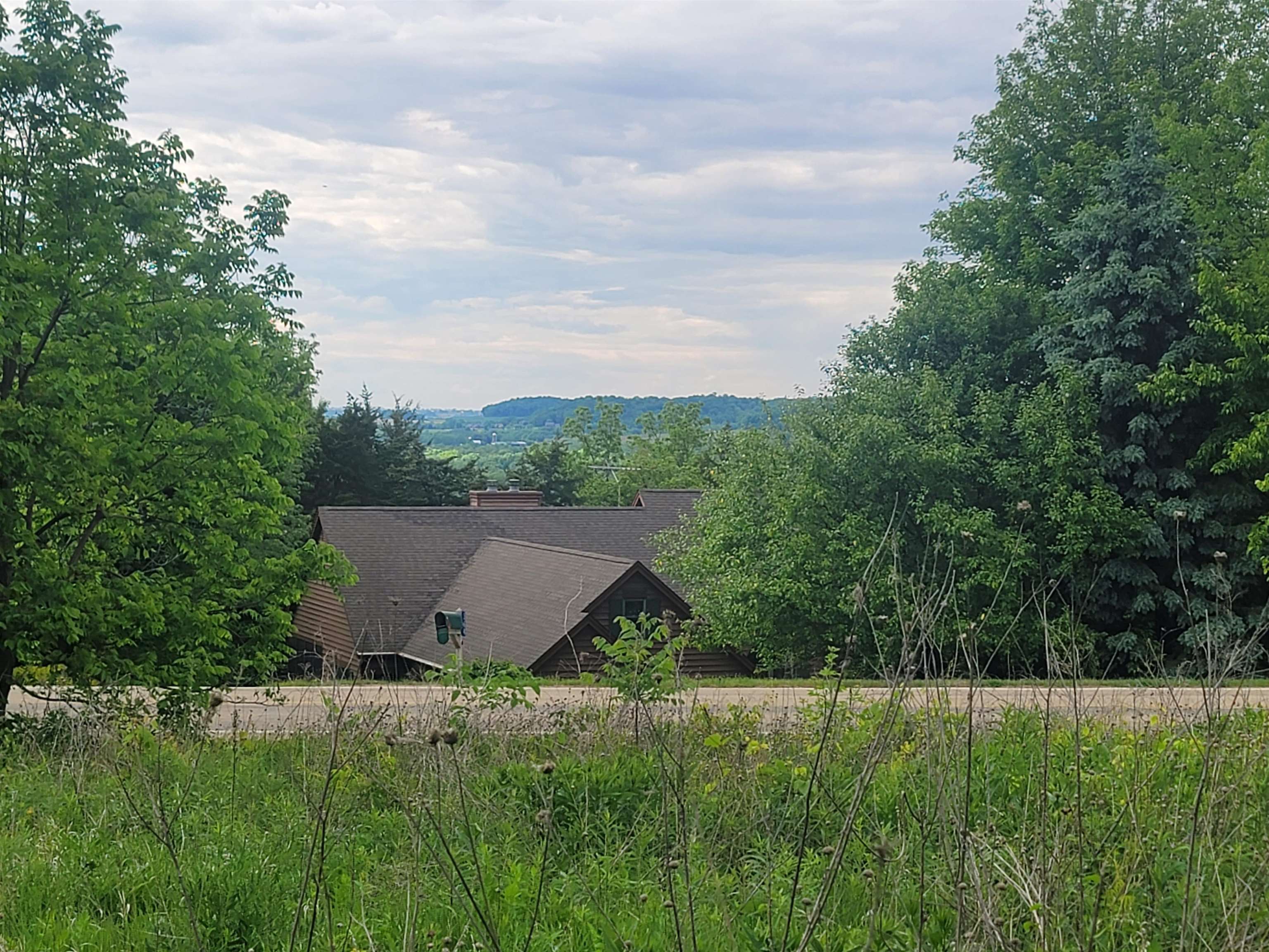 Property Photo: 2 Moraine Way IL 61036