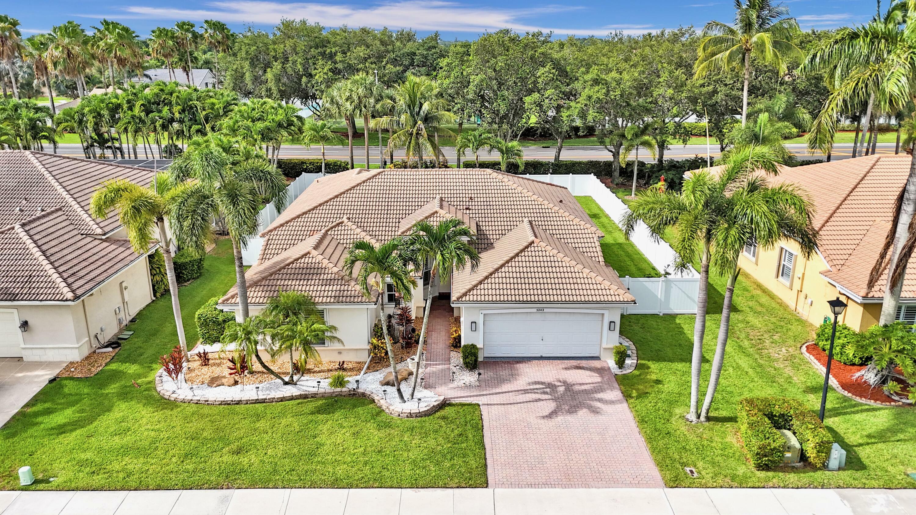 Property Photo: 5242 Indianwood Village Lane FL 33463