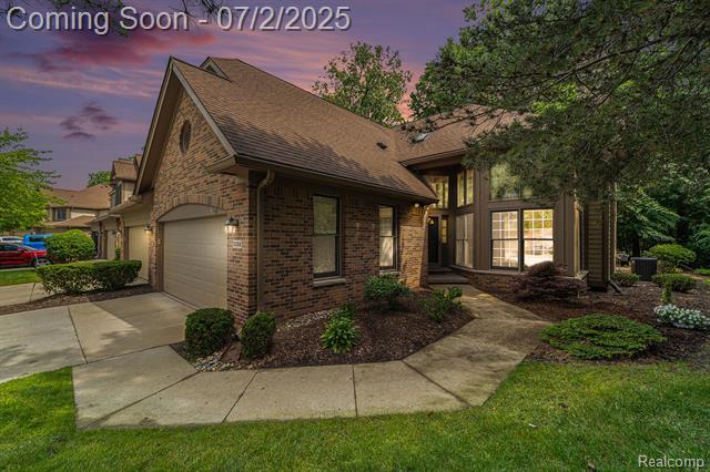 5200 Royal Vale Lane  Dearborn MI 48126 photo