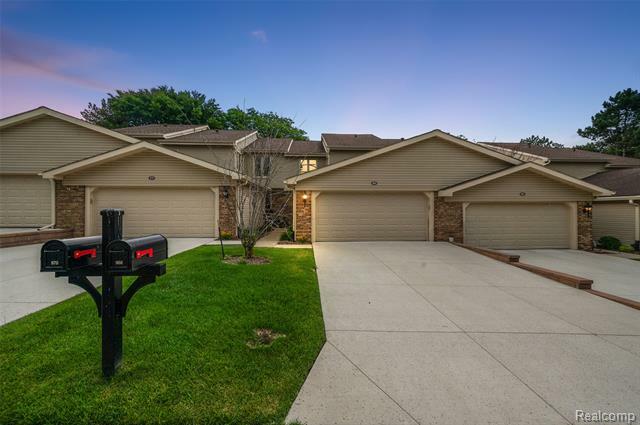 Property Photo: 968 Golfview Court MI 48307