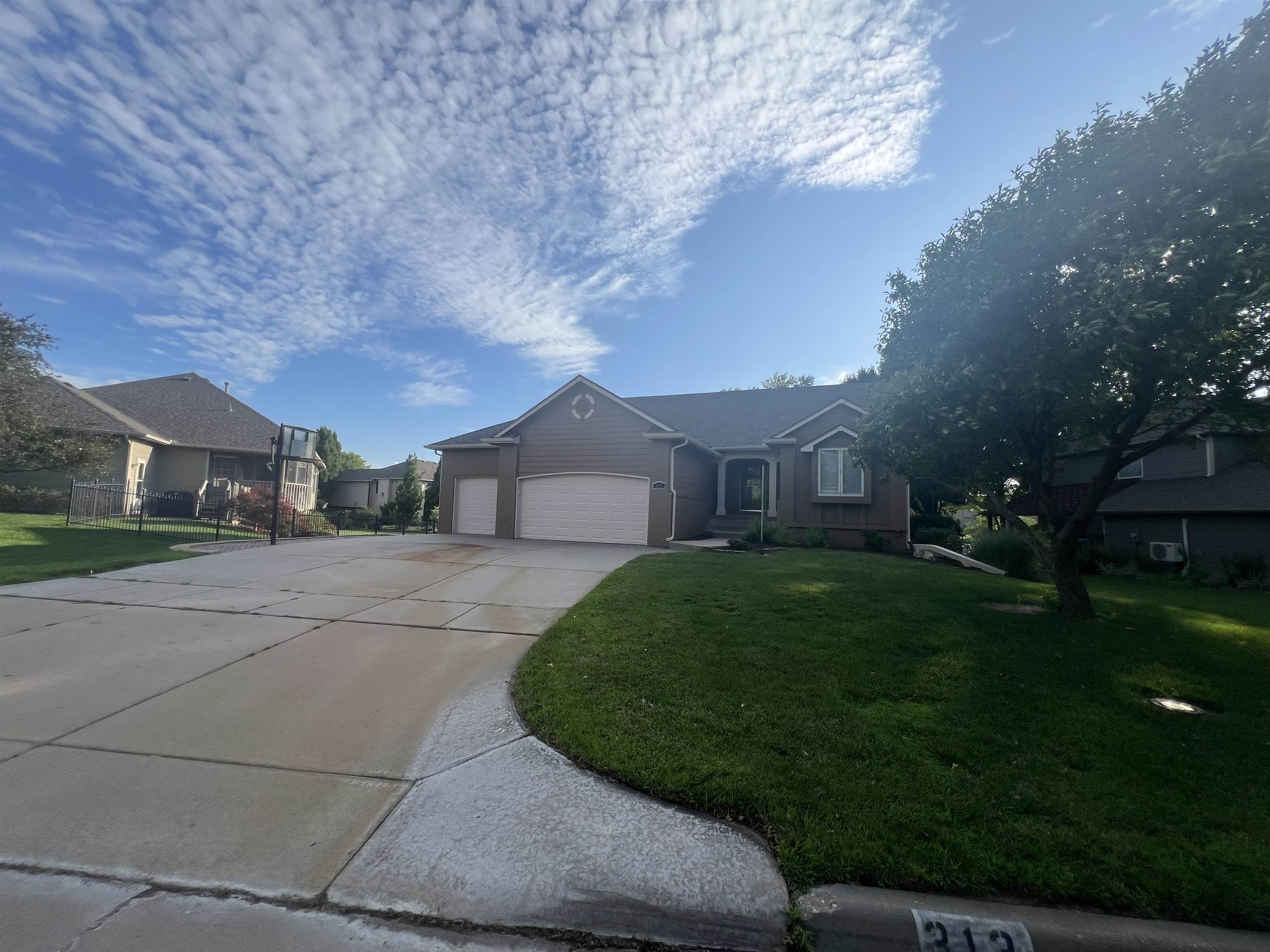 Property Photo: 313 N Jaax St KS 67235