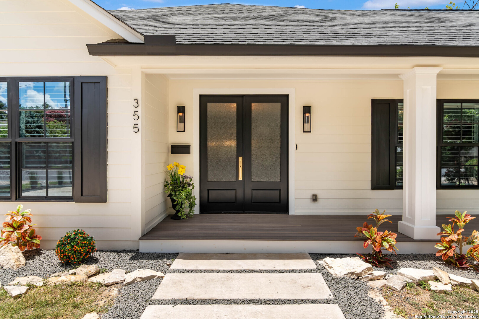Property Photo: 355 E. Terra Alta TX 78209