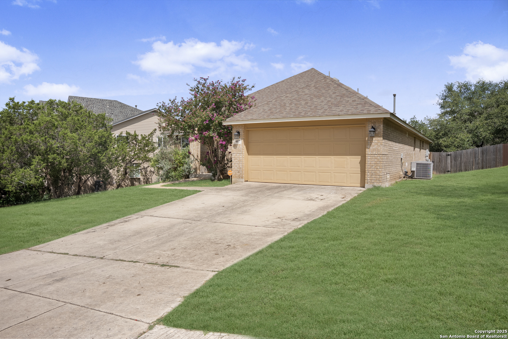Property Photo: 407 Cushing TX 78258
