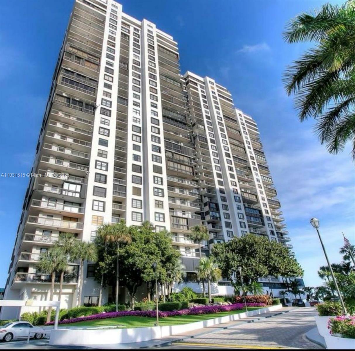 Property Photo: 2333 Brickell Ave 901 FL 33129