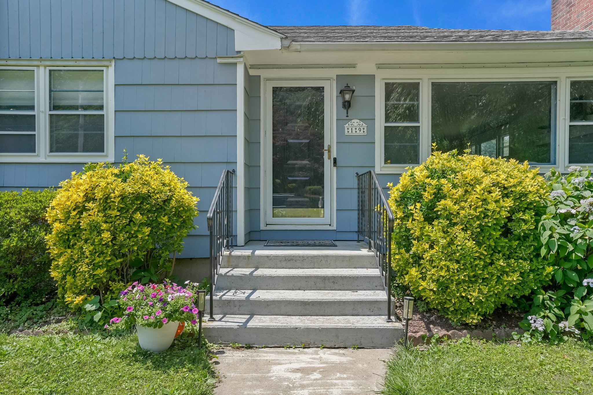 Property Photo:  19 Washington Street  CT 06611 