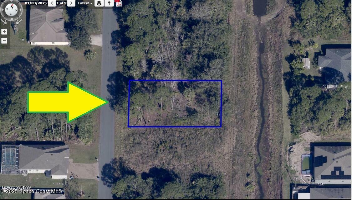 Property Photo: 2805 Palisades Drive SE FL 32909
