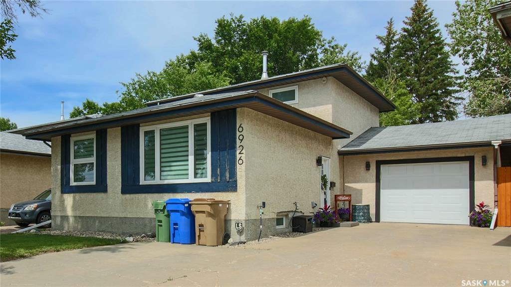 Property Photo:  6926 Dalgliesh Drive  SK S4R 2M6 