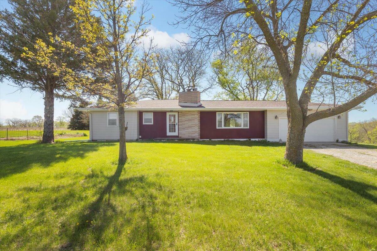 Property Photo: 29965 185th Street IA 51542