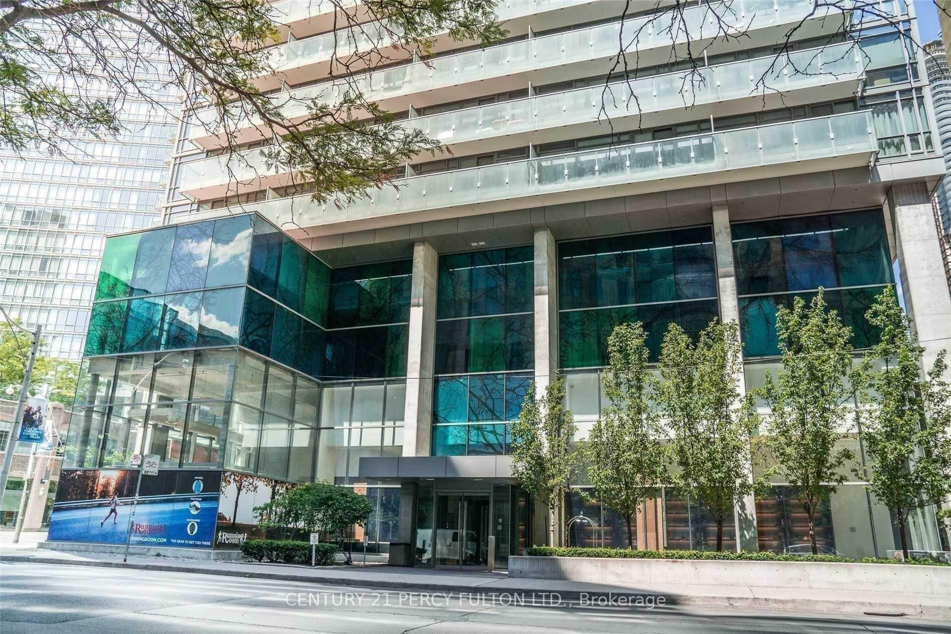 Property Photo: 37 Grosvenor Street 1809 ON M4Y 3G5