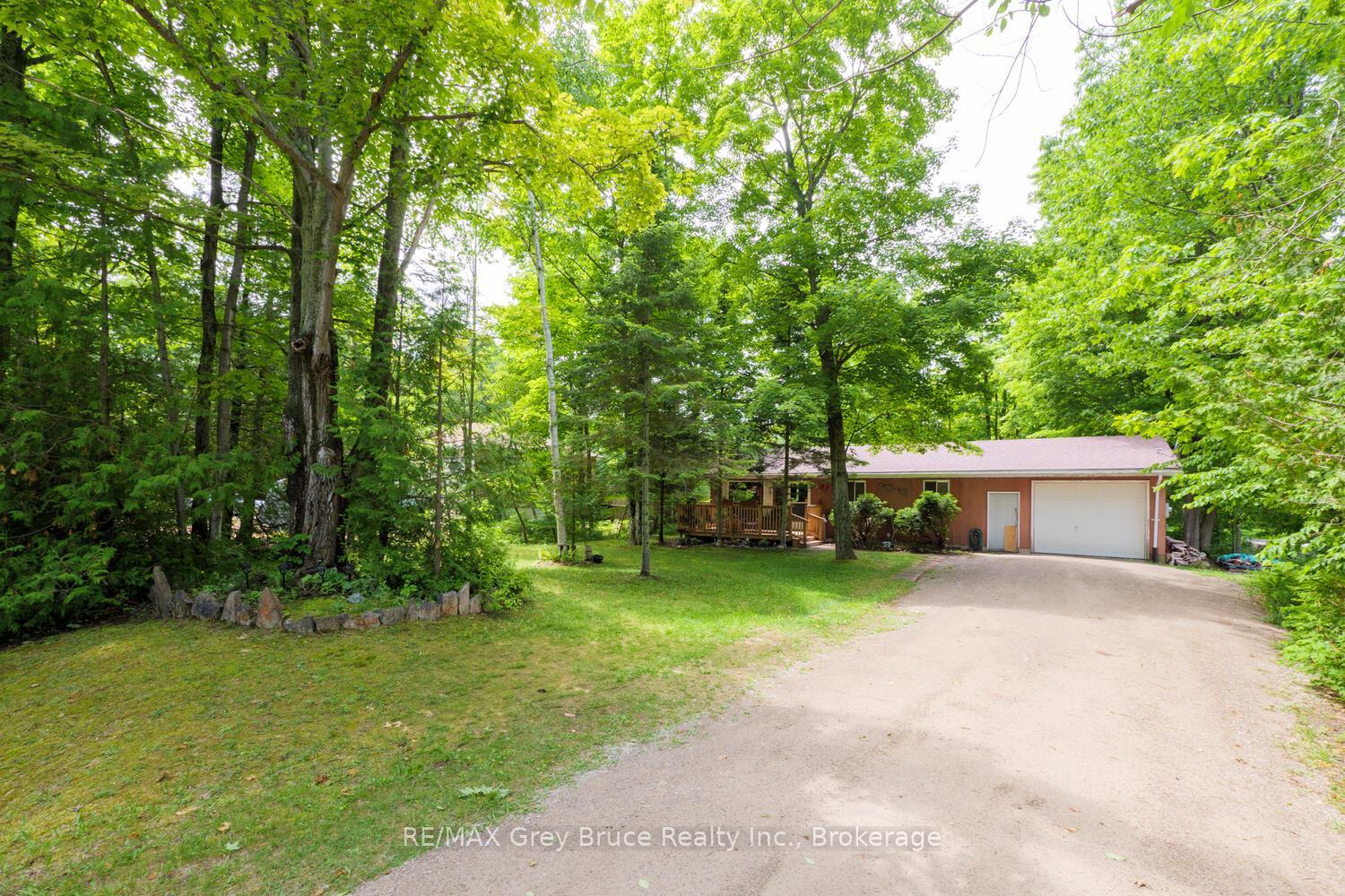 Property Photo: 46 Rolling Hills Drive ON N0H 2T0