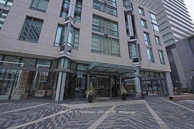 Property Photo:  45 Charles Street E 3912  ON M4Y 0B8 