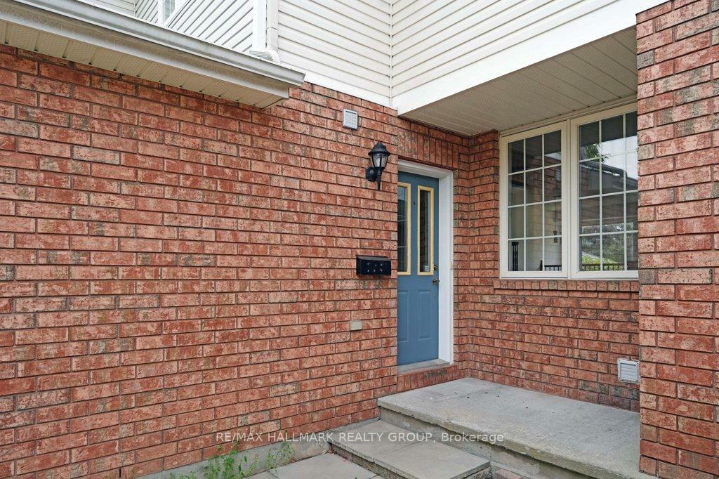 Property Photo:  1429 Lynx Crescent  ON K4A 3Z1 