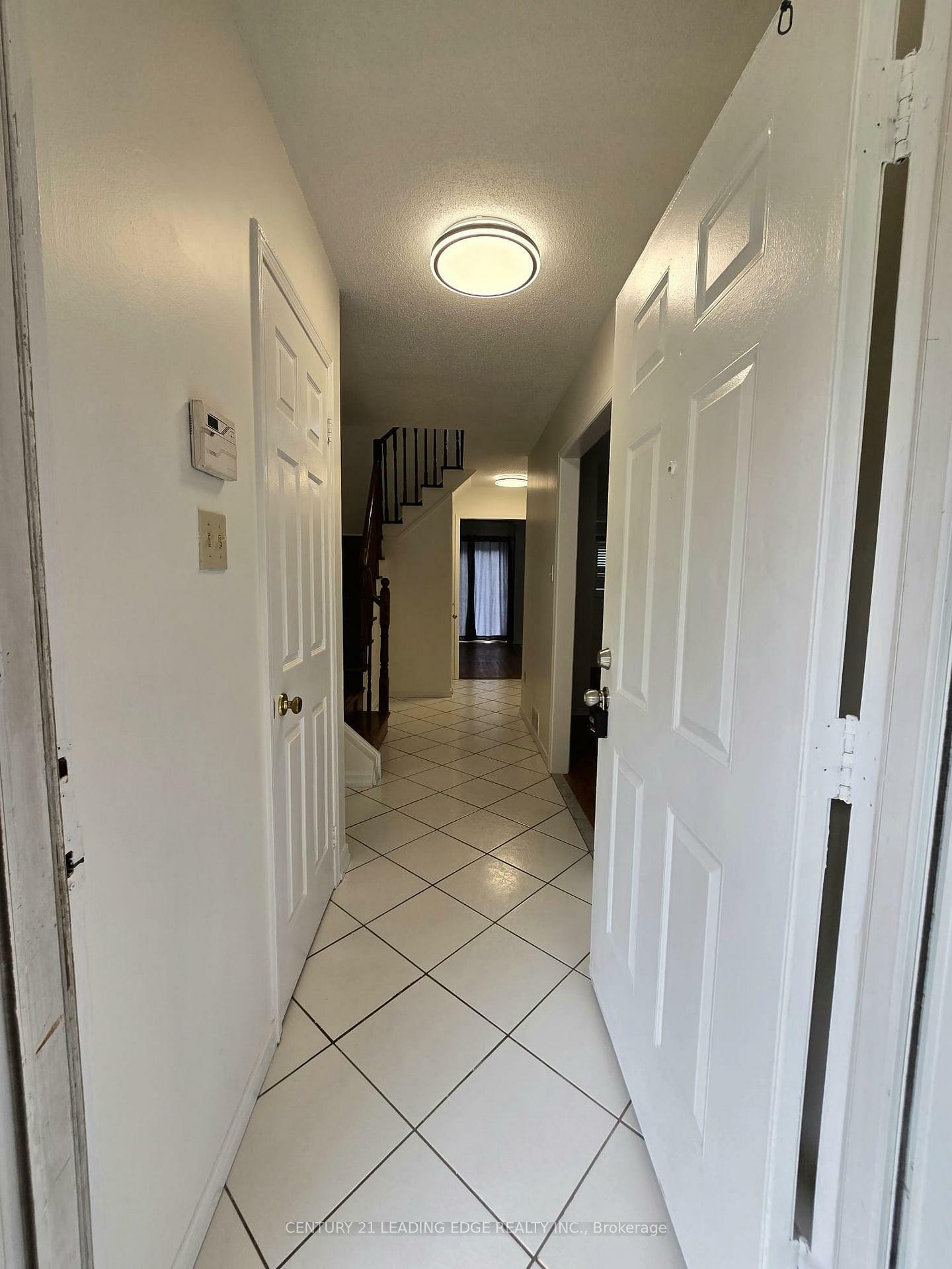 Property Photo:  1592 Marshcourt Drive Main  ON L1V 6G3 