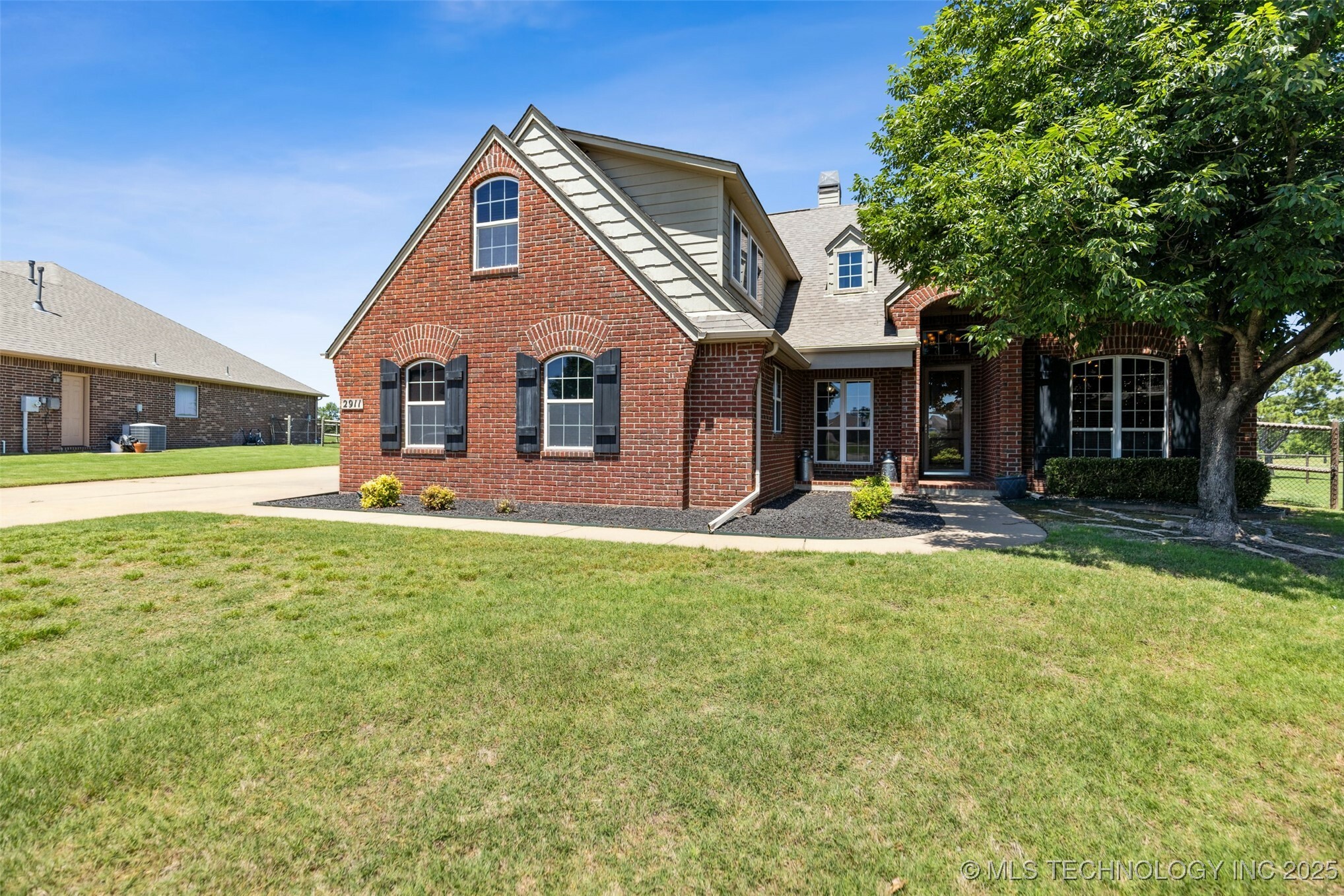 Property Photo: 2911 N 17th Street OK 74012
