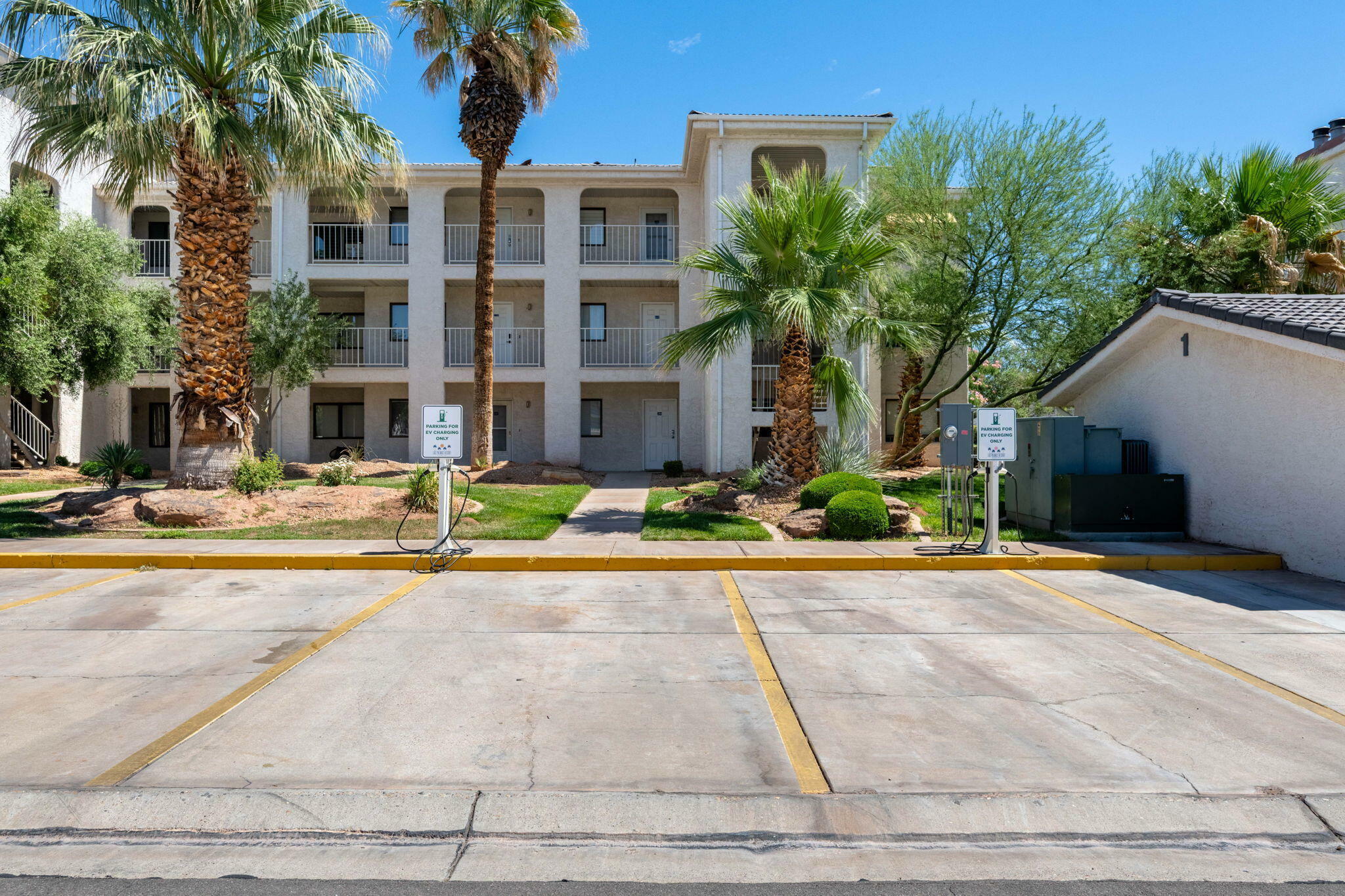 Property Photo: 1845 W Canyon View Dr #108 UT 84770