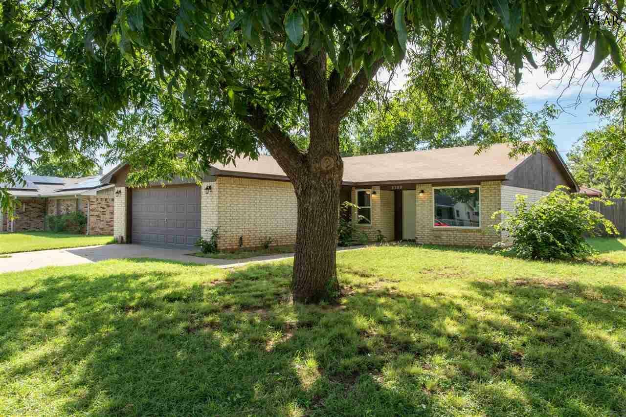 Property Photo:  2700 Tampico Drive  TX 76306 