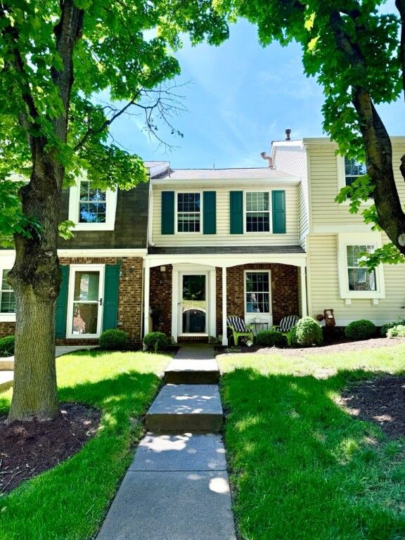Property Photo: 103 Saxonwald Ln PA 15234