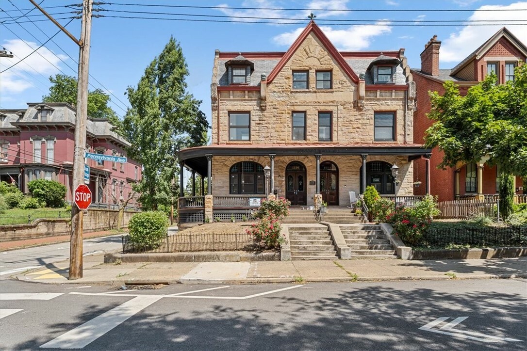 Property Photo: 1336 Pennsylvania Ave PA 15233
