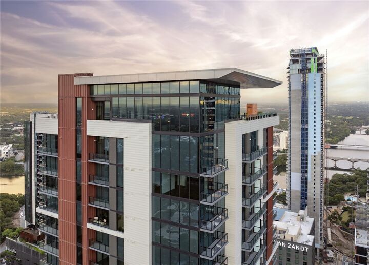 Property Photo:  84 East Avenue 1506  TX 78701 