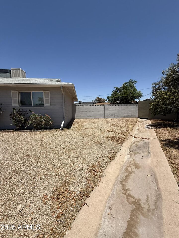 Property Photo: 324 E Riviera Drive AZ 85282