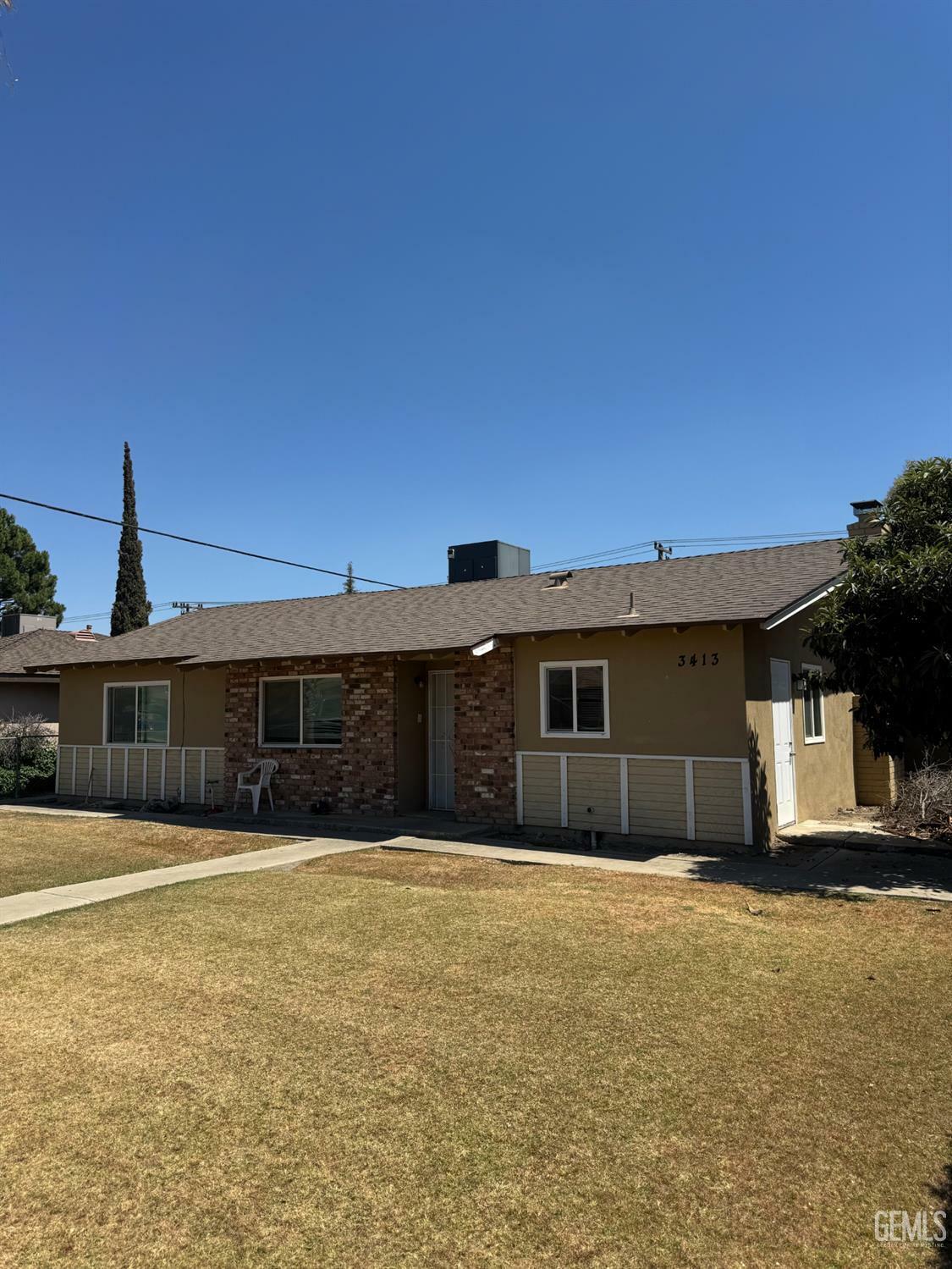 Property Photo: 3413 Reeder Avenue CA 93309