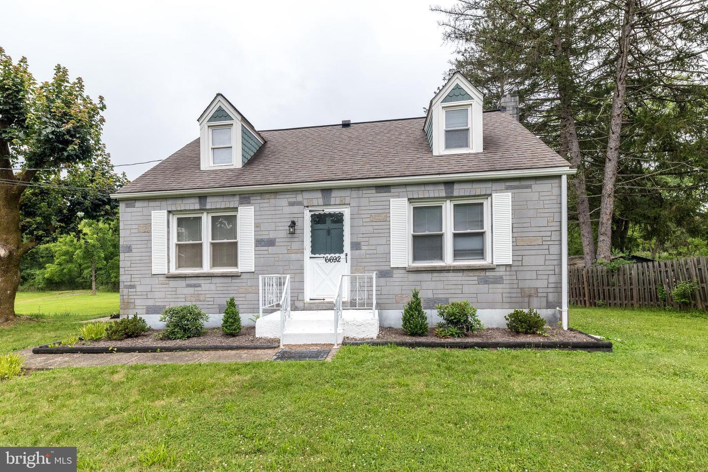 Property Photo: 6692 N Main Street PA 18036