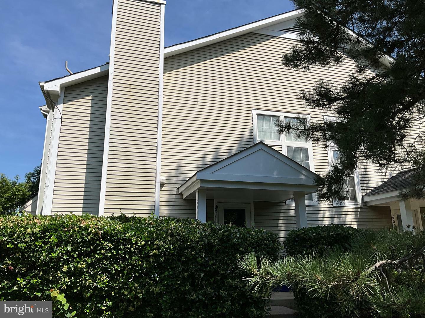 Property Photo: 6011 Netherton Street VA 20120