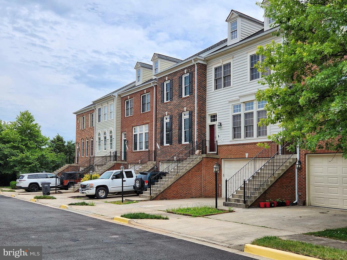 Property Photo:  6939 Stanwick Square  VA 20155 