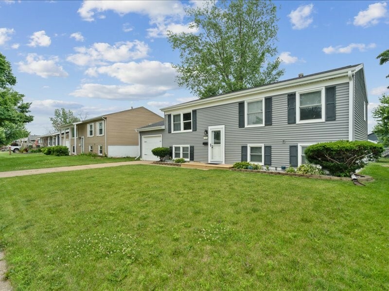 Property Photo: 440 Mayberry Dr NW IA 52405