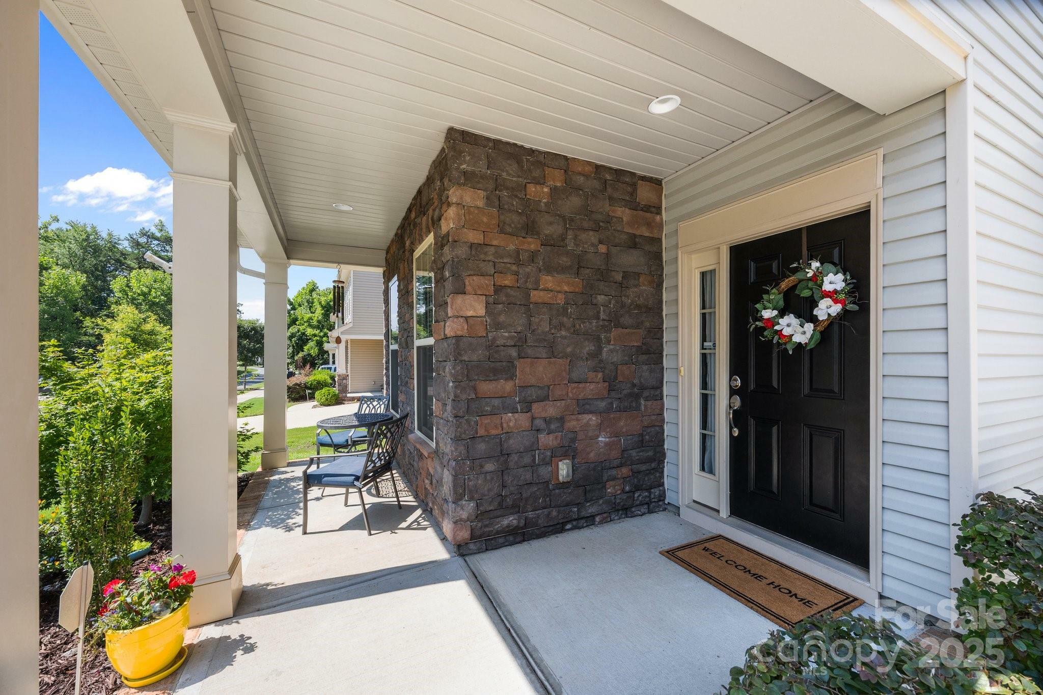 Property Photo: 15211 Colonial Park Drive NC 28078