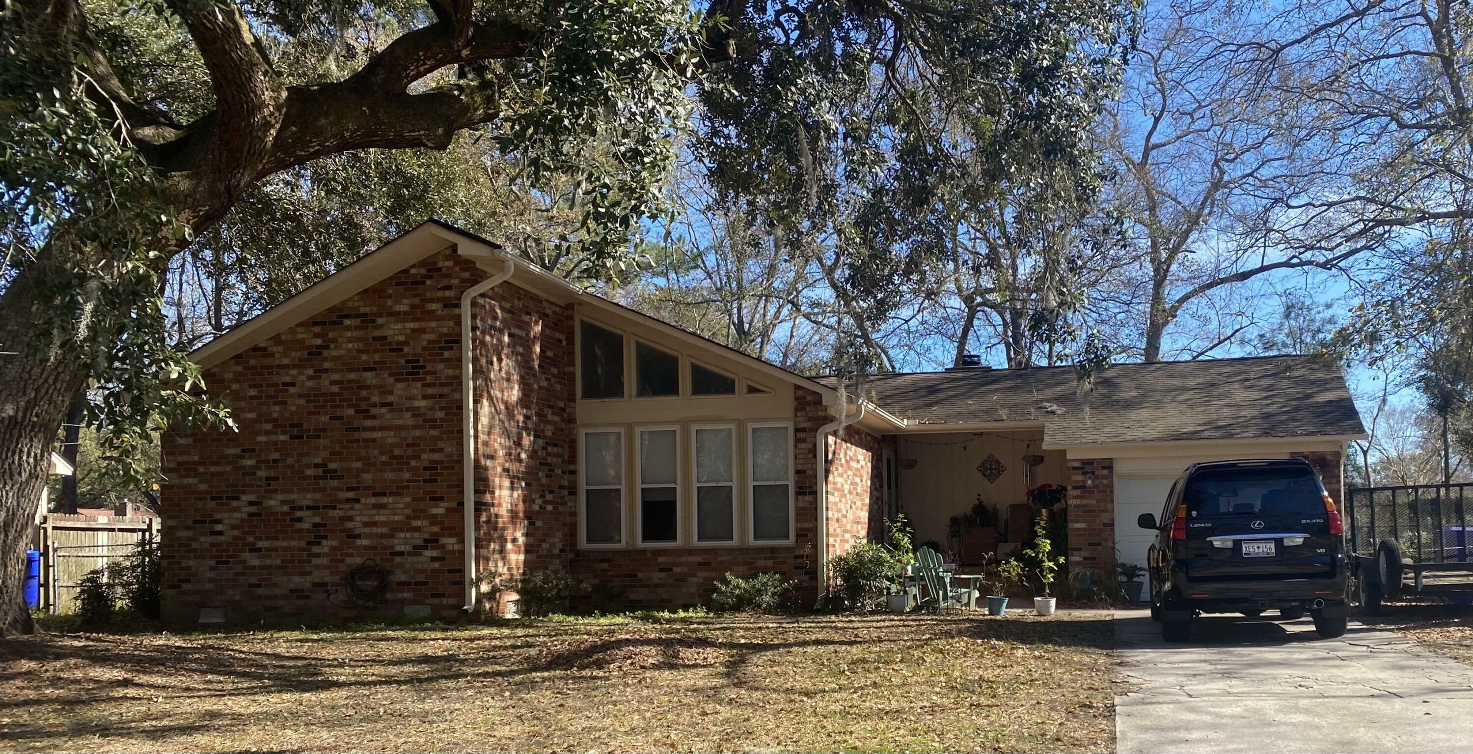 Property Photo:  1056 Yorktown Drive  SC 29412 