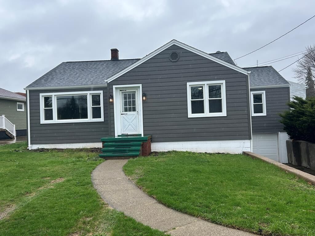 Property Photo: 959 Corbett St PA 16214