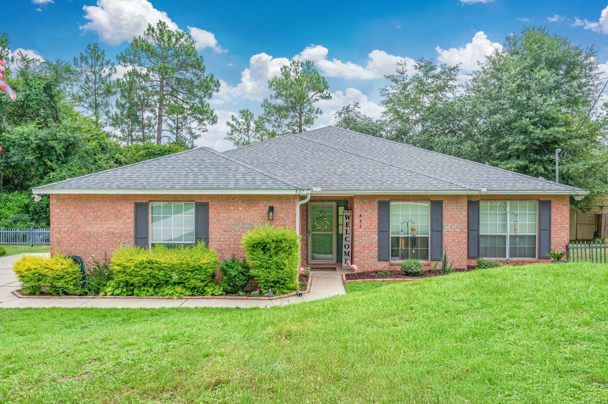 Property Photo: 337 Peggy Drive FL 32536