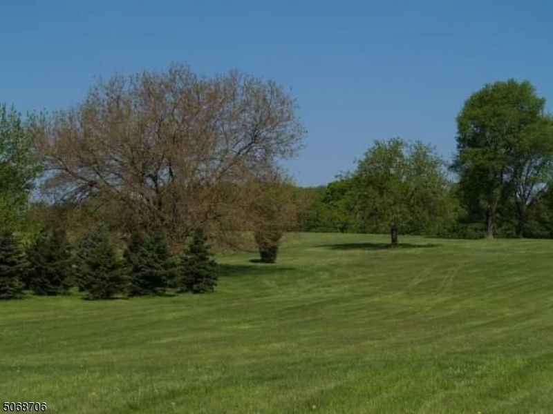 Property Photo:  5 Exmoor Dr  NJ 07945 