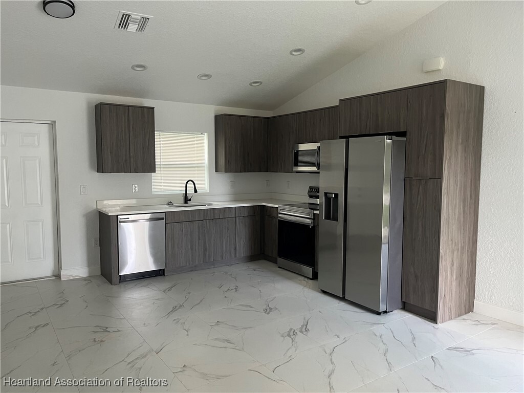 Property Photo: 217 Hoover Avenue NE FL 33852