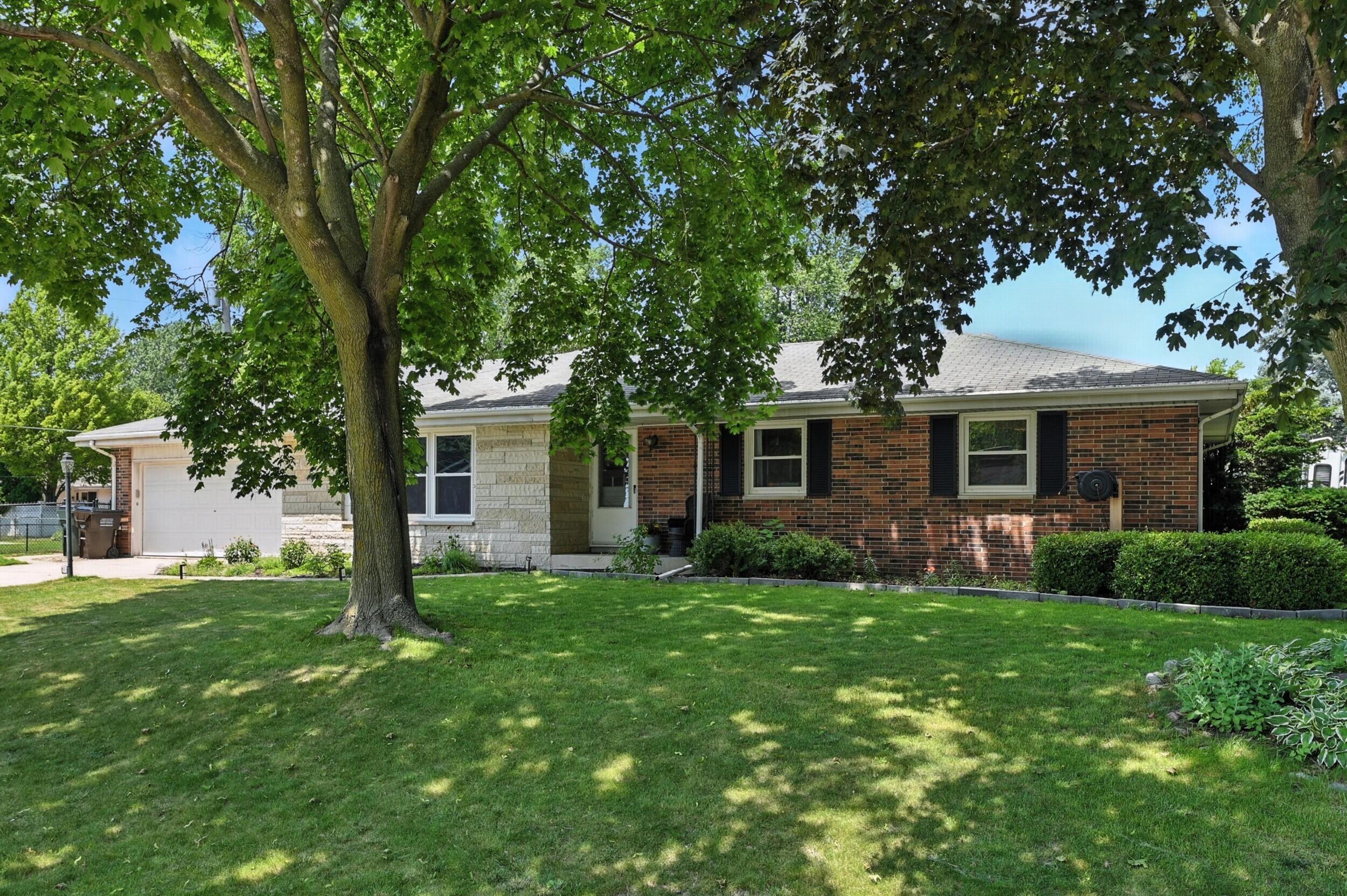 410 Hialeah Dr  Caledonia WI 53402 photo