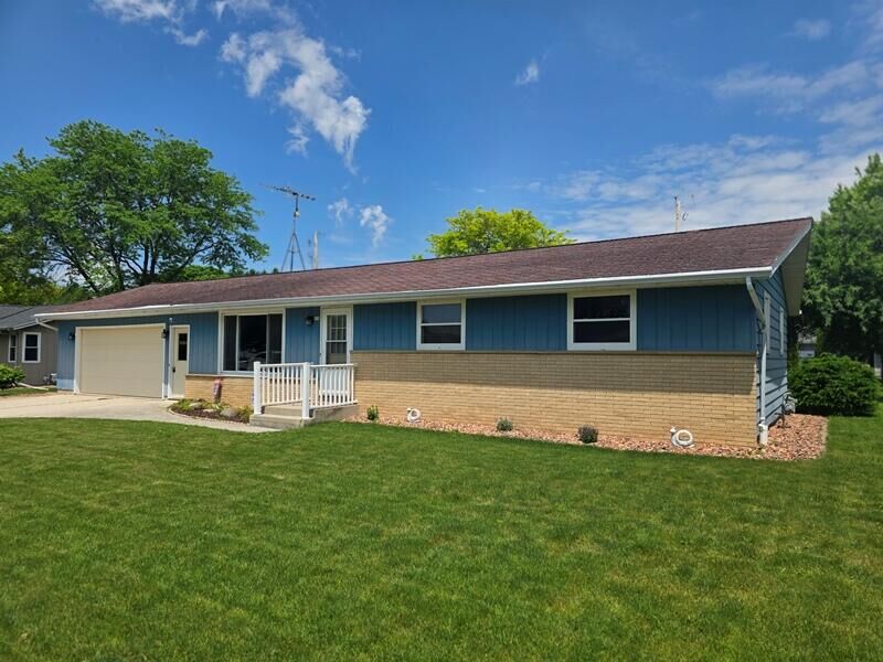 Property Photo: 820 Ontario Ave WI 53070