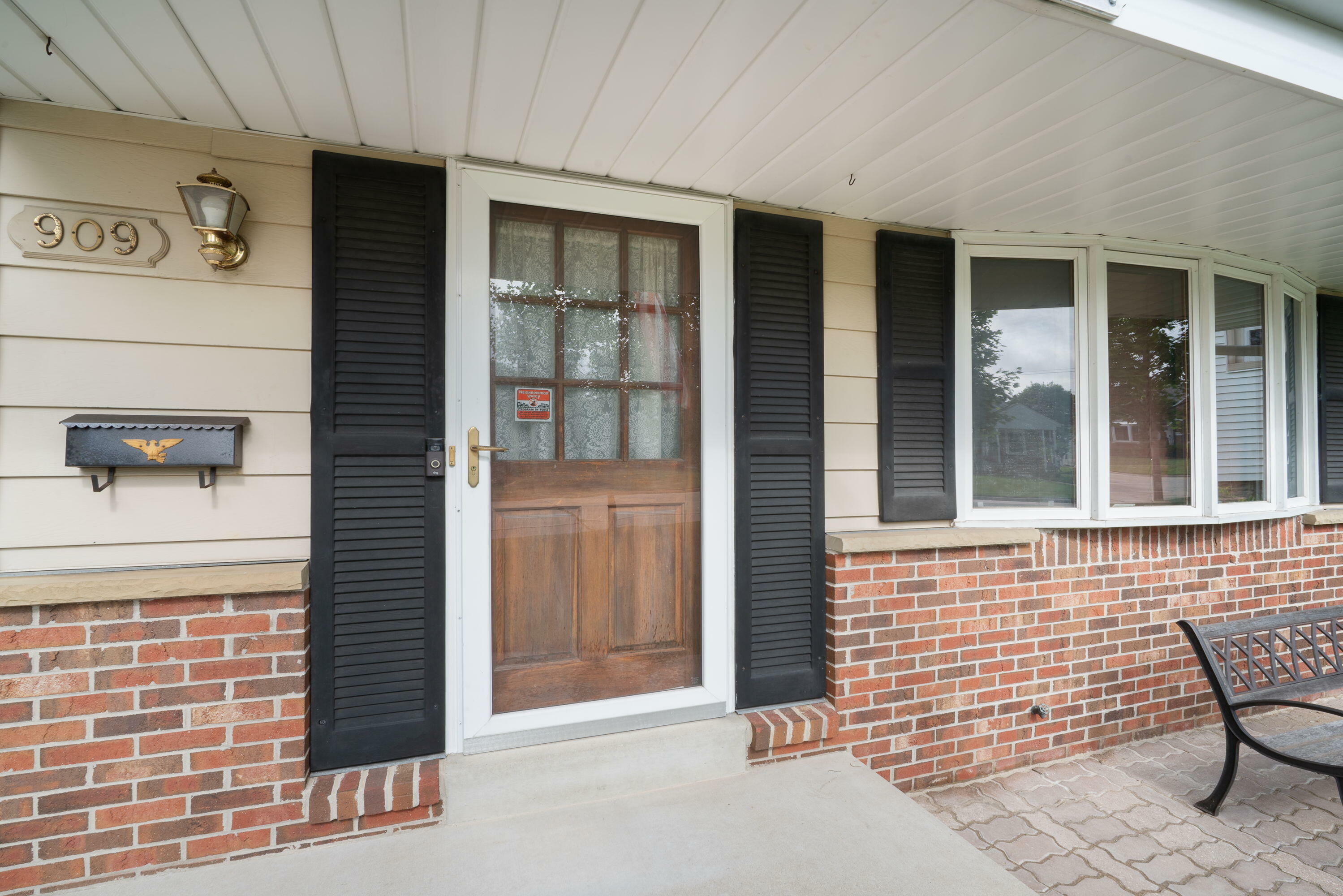 Property Photo: 909 S 110th St WI 53214