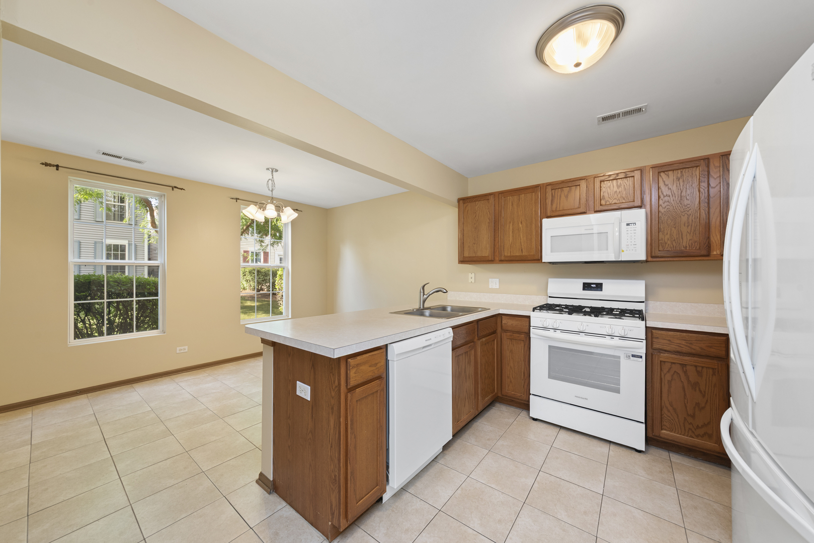 Property Photo: 1011 Symphony Drive IL 60504