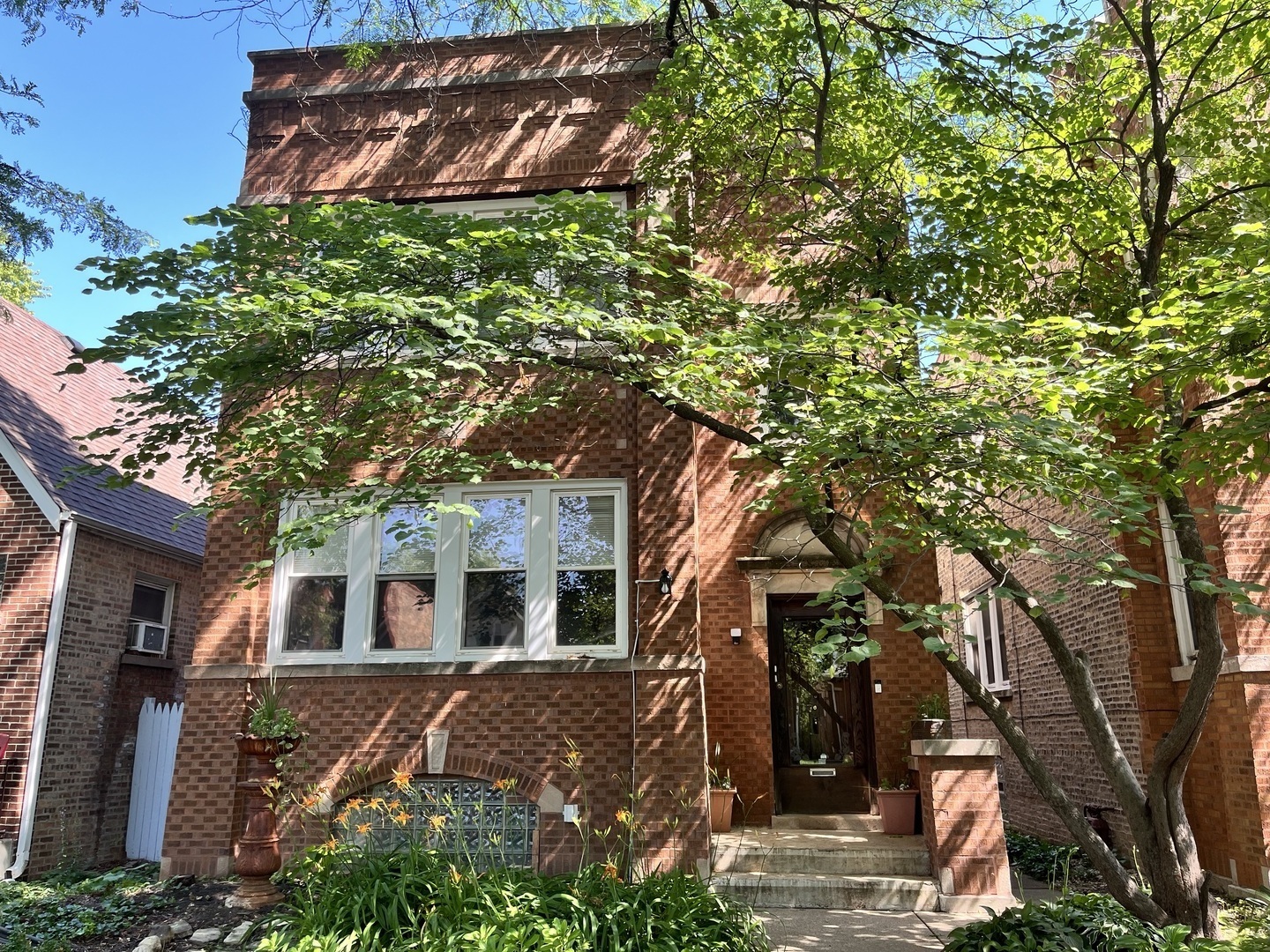 Property Photo: 5350 W Wilson Avenue 1 IL 60630