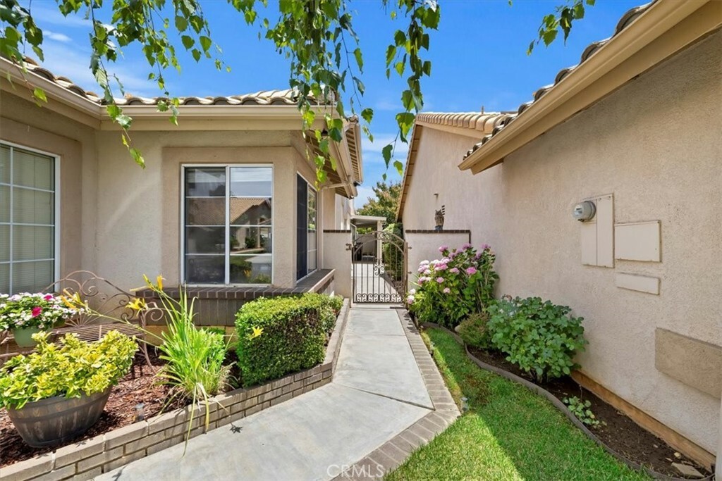 Property Photo: 1052 Oakland Hills Drive CA 92220