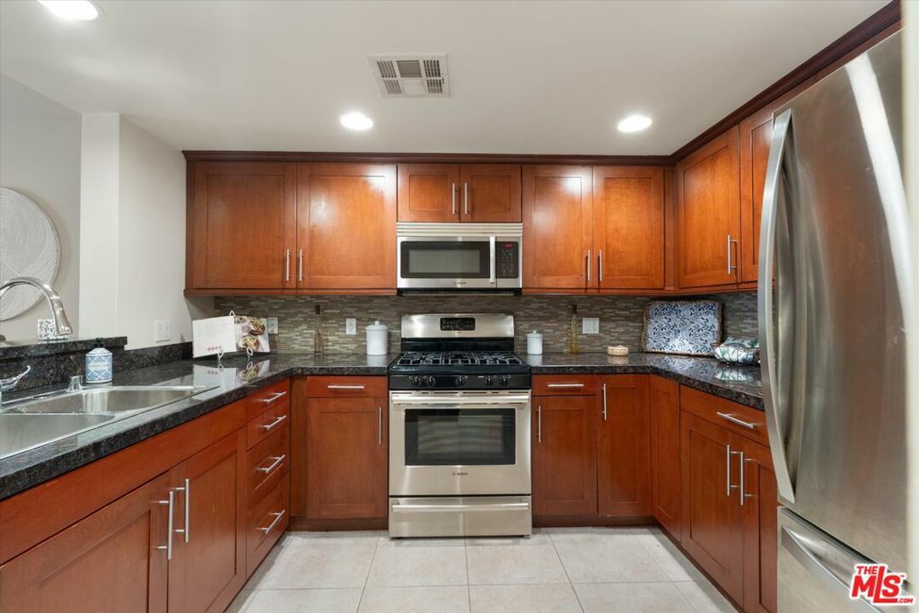 Property Photo: 7100 Alvern Street 317 CA 90045