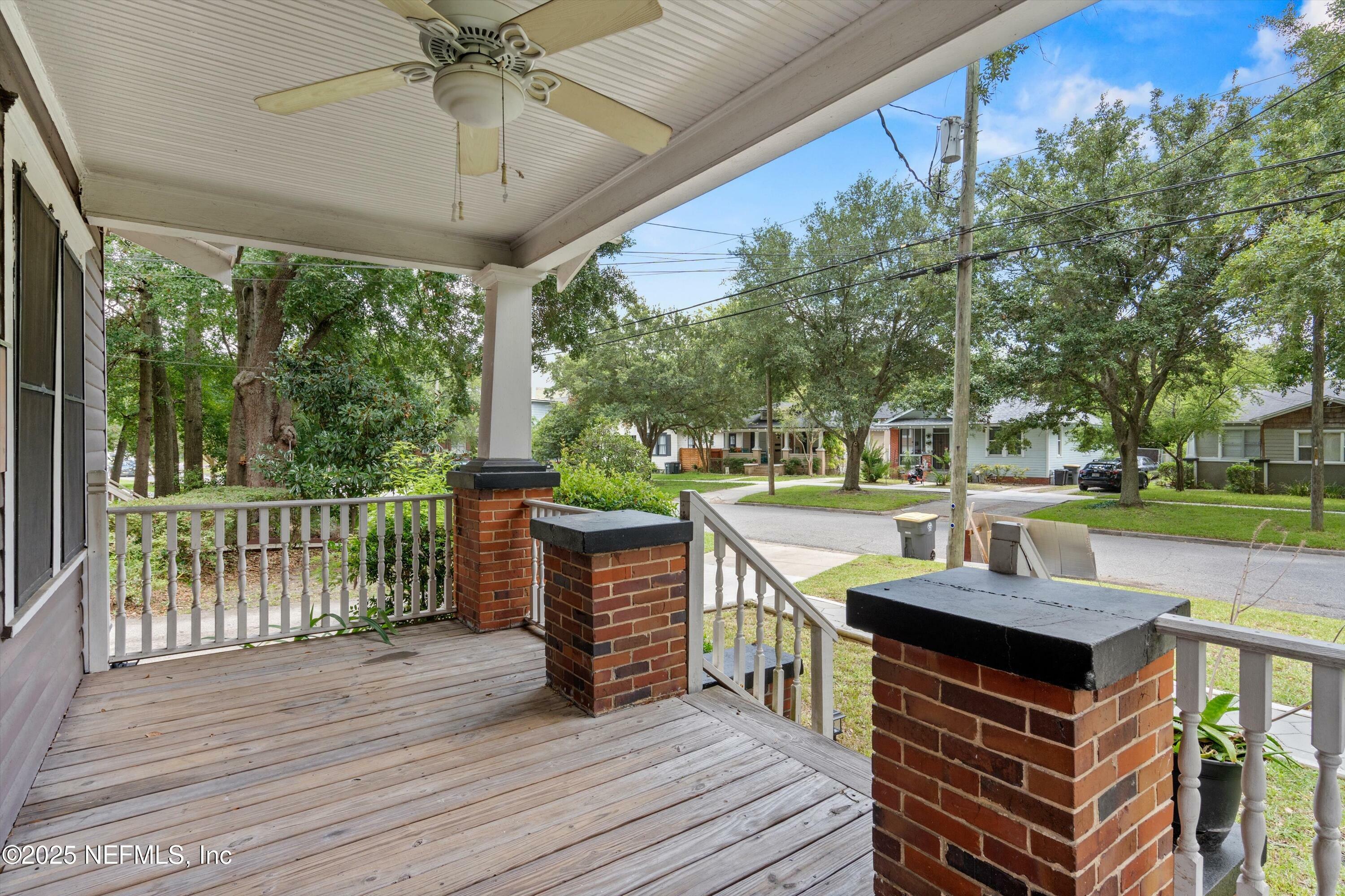 Property Photo: 2531 Dellwood Avenue FL 32204