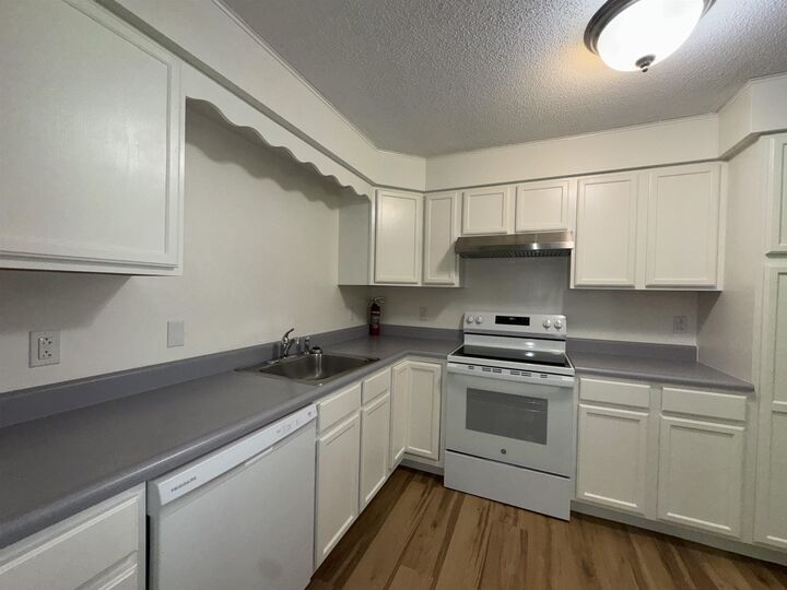 Property Photo: 81 Hawthorne Circle VT 05403