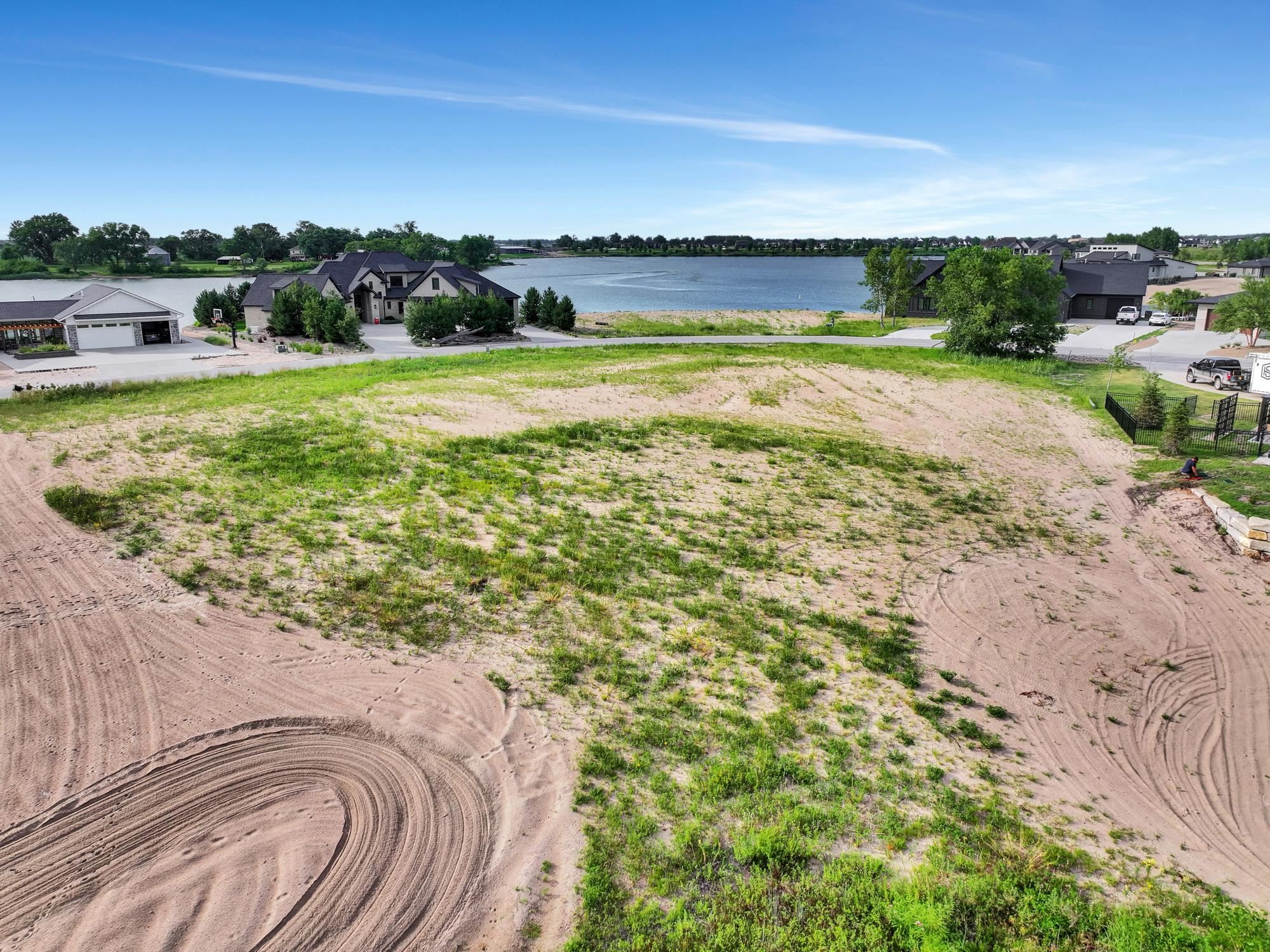 Property Photo: 627 Kingfisher Circle NE 68003