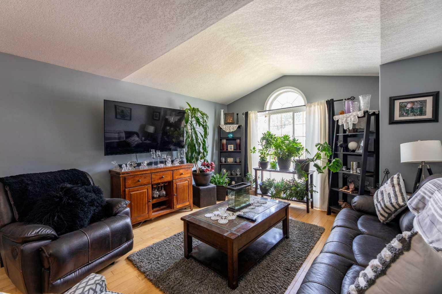 Property Photo:  168 Sitar Crescent  AB T7V 1S7 